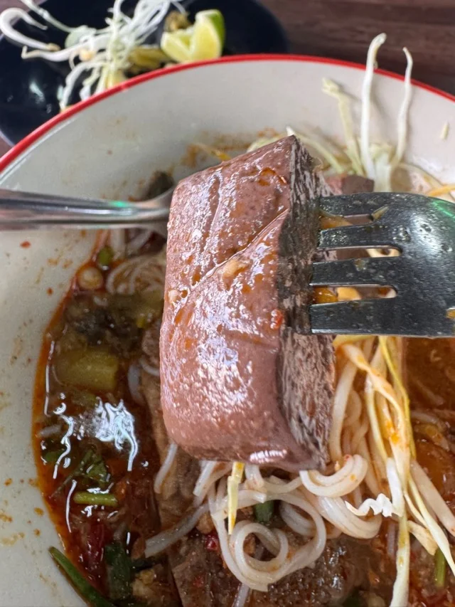 チェンマイ　ナムギャオ　市場