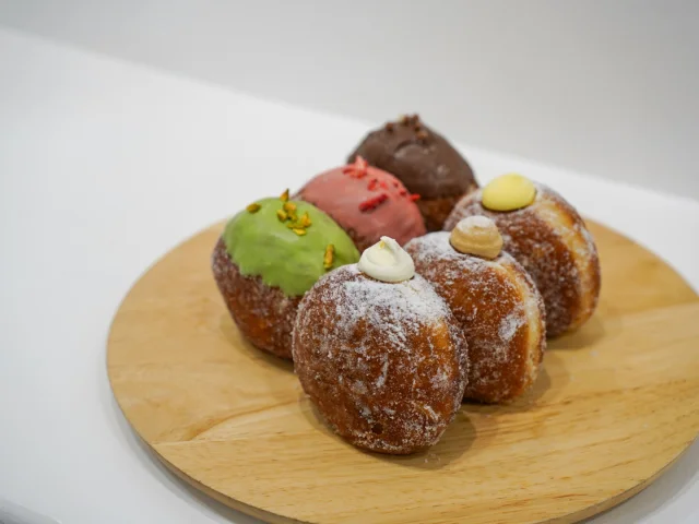 VISON
 COMOドーナツ