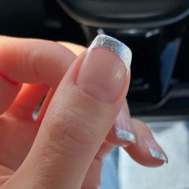 上品で華やぐ冬ネイル８選。40代に似合う大人ネイル【40代美容】_1_19-2