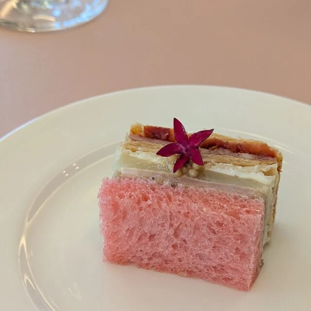 【コンラッド東京】「ピーチアフタヌーンティー"フレッシュ・モーメント"」で桃に溺れるひと時を♪_1_13