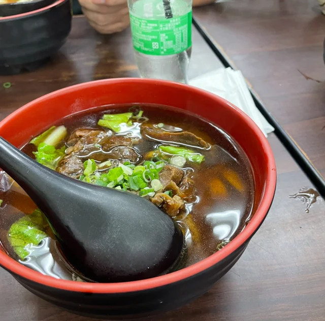 台湾名物！牛肉麺