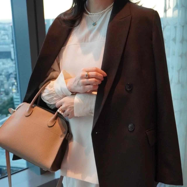 ブラウスはuncraveのウォッシャブルダブルクロス ビスチェ ブラウス