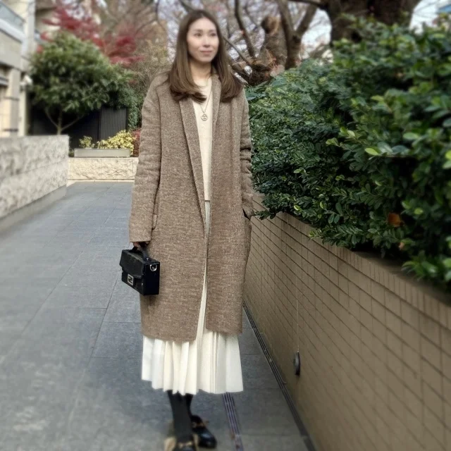 ニットは去年のプルミエアロンディスモン。コートは昔のセリーヌ