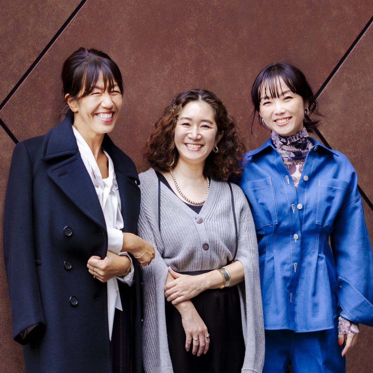 左から、バイヤーの武見弥生さん、プレスの志波かよこさん、デザイナーの横川美奈さん