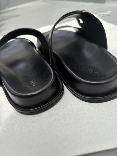 【ZARAセール戦利品】40代の品格を守る“きれいめプチプラ”名品2選_1_3-1
