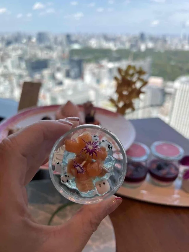 サーモンとリナブルーのジュレ　