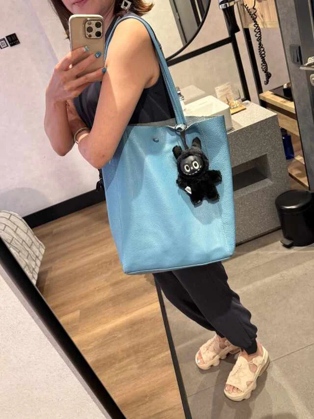 大人気のラブブはここでGET!上質なレザーバッグで大人持ちを_1_4