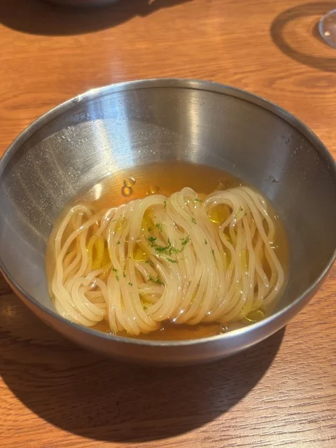 〆のお料理は冷麺をチョイス。さっぱり美味しかった