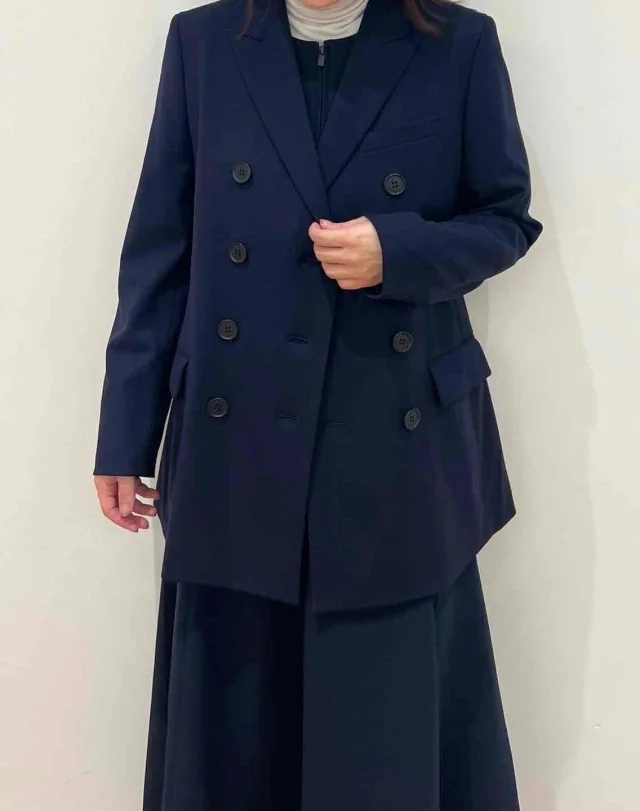 「ダブルテーラードジャケット（¥9,990）」
