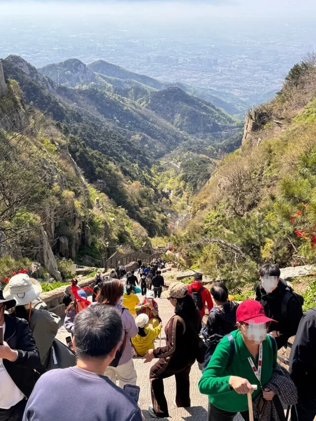 【山東省旅行】歴代中国皇帝が登った聖なる山、世界遺産・泰山をハイキング_1_16