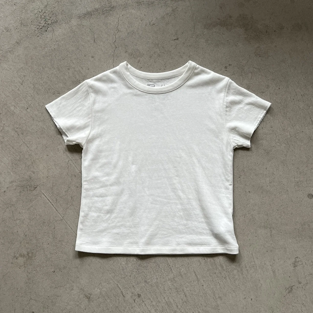 伊藤真知のプチプラ　「C/2FACE サークルネックTシャツ」￥4,290