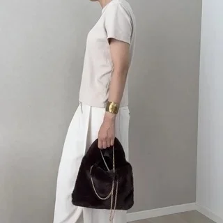 残暑でも秋を先取り！ カラー・小物・素材でつくる「晩夏→初秋コーデ」【40代ファッション】_1_16-2