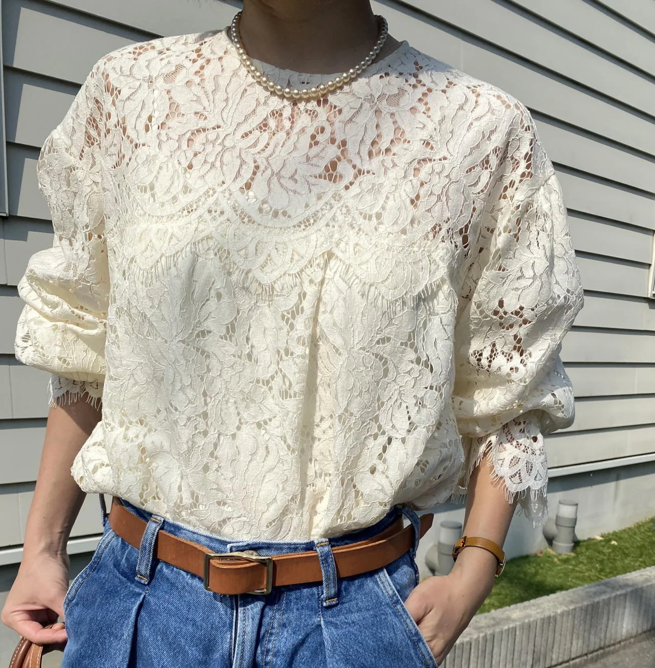 休日の女子会ランチからお仕事まで使える、大人のための上質レースブラウス【Marisolスタッフの自腹買い＃144】