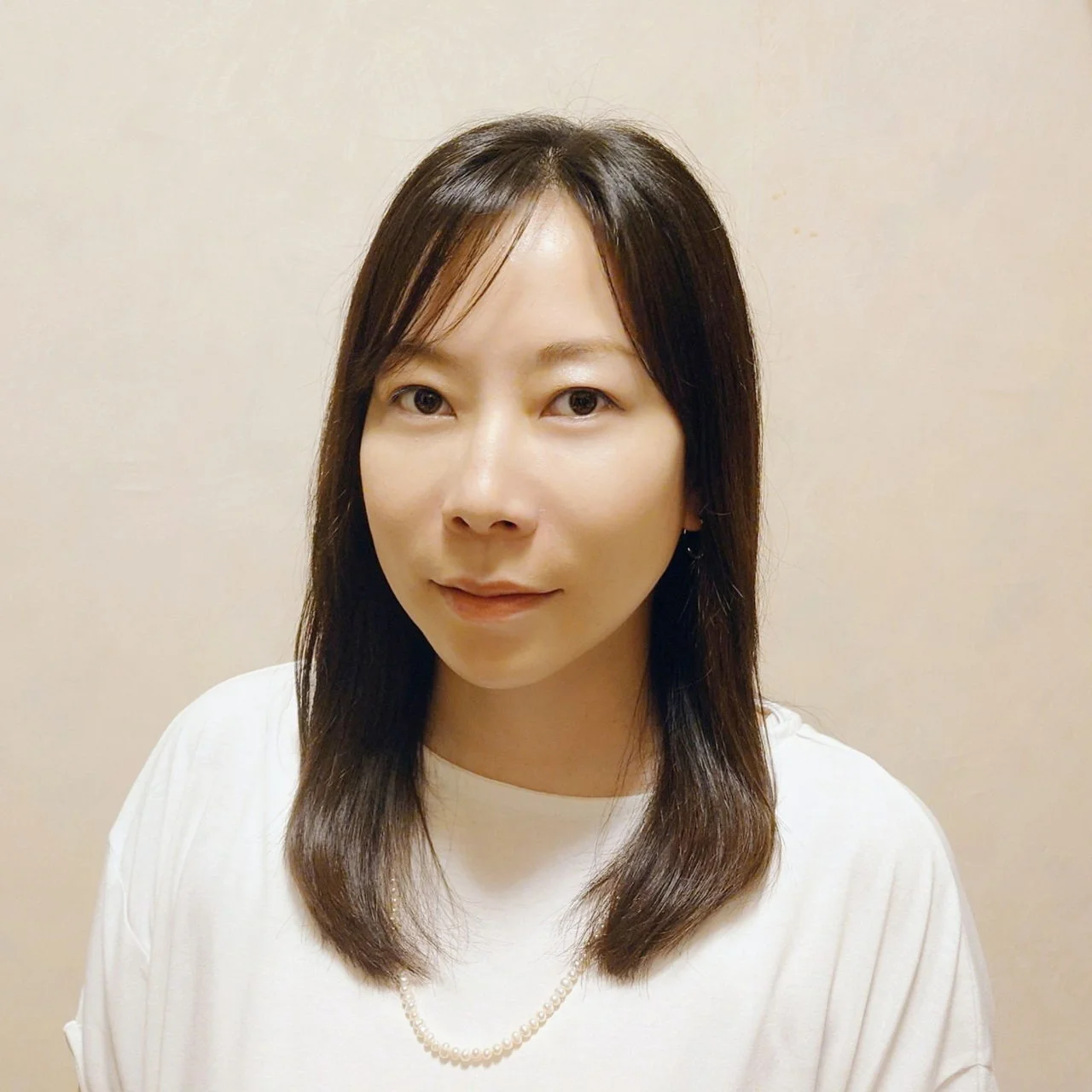 ダブルレイヤーカットで軽やかな顔まわりに【40代のロングヘア】