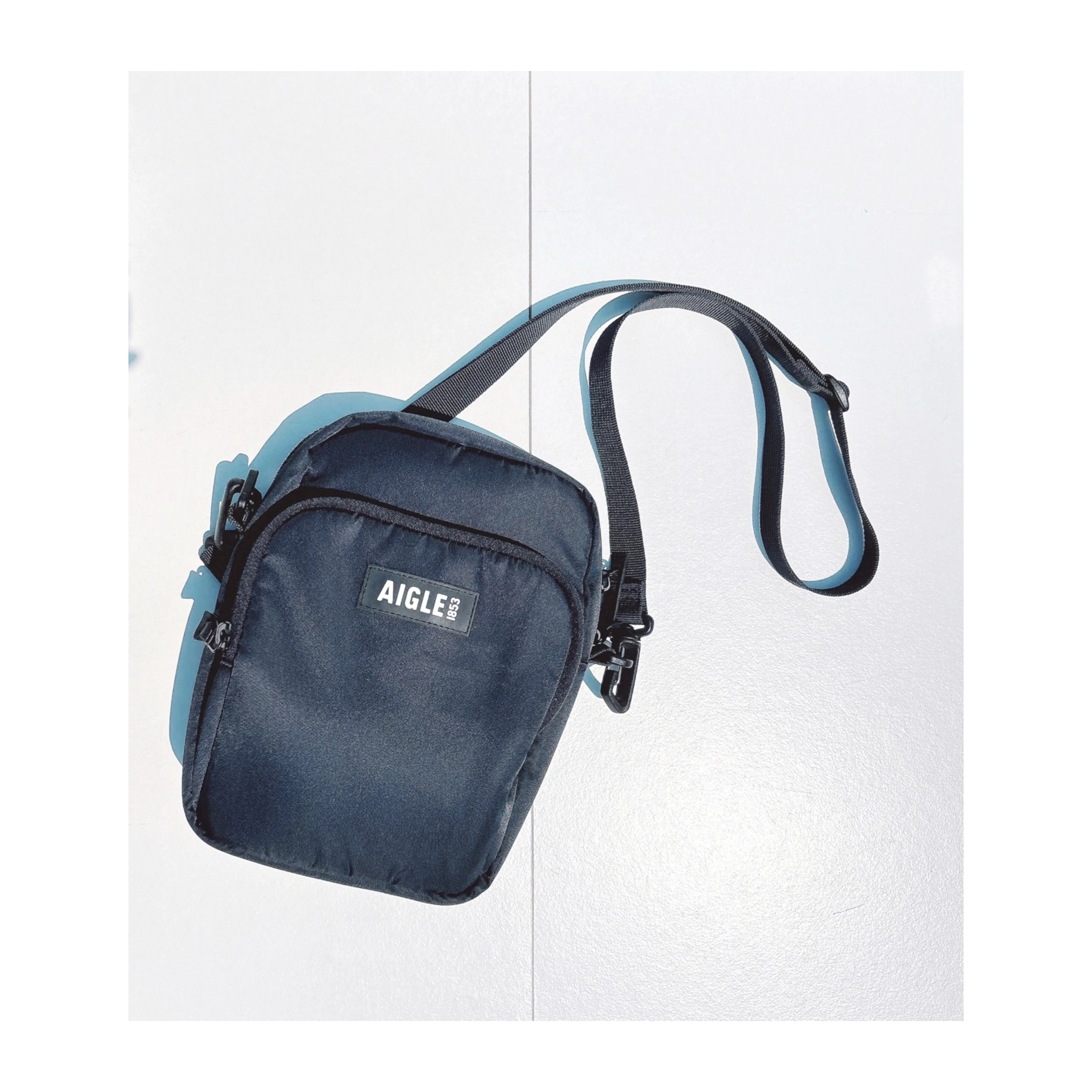 【AIGLE】ネイバーフッド ショルダーポーチ。