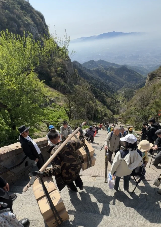 【山東省旅行】歴代中国皇帝が登った聖なる山、世界遺産・泰山をハイキング_1_21