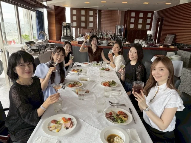 思い出の場所でガールズトークが止まらないランチ会♡_1_4
