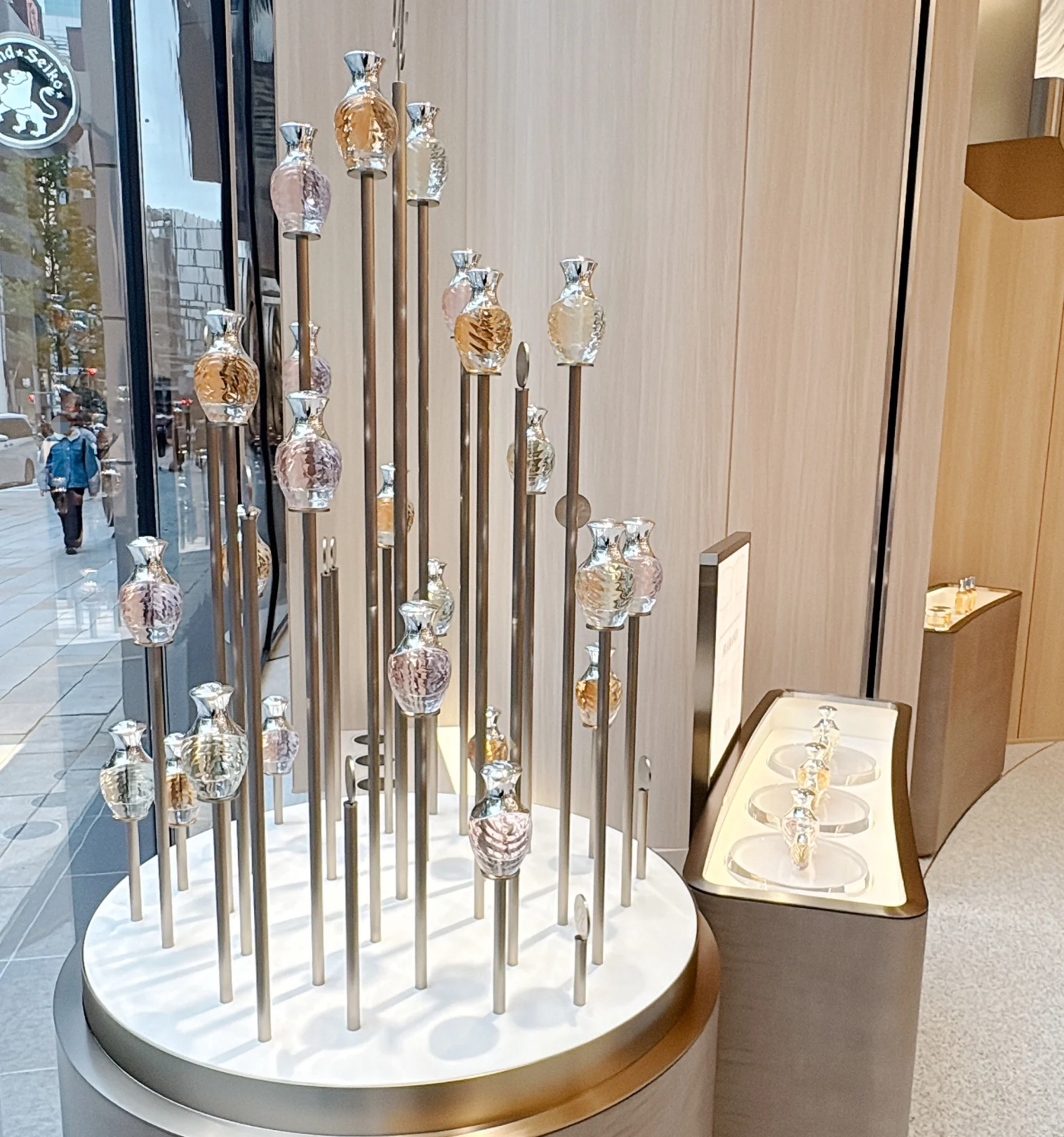 ReFa リファ GINZA  銀座　旗艦店