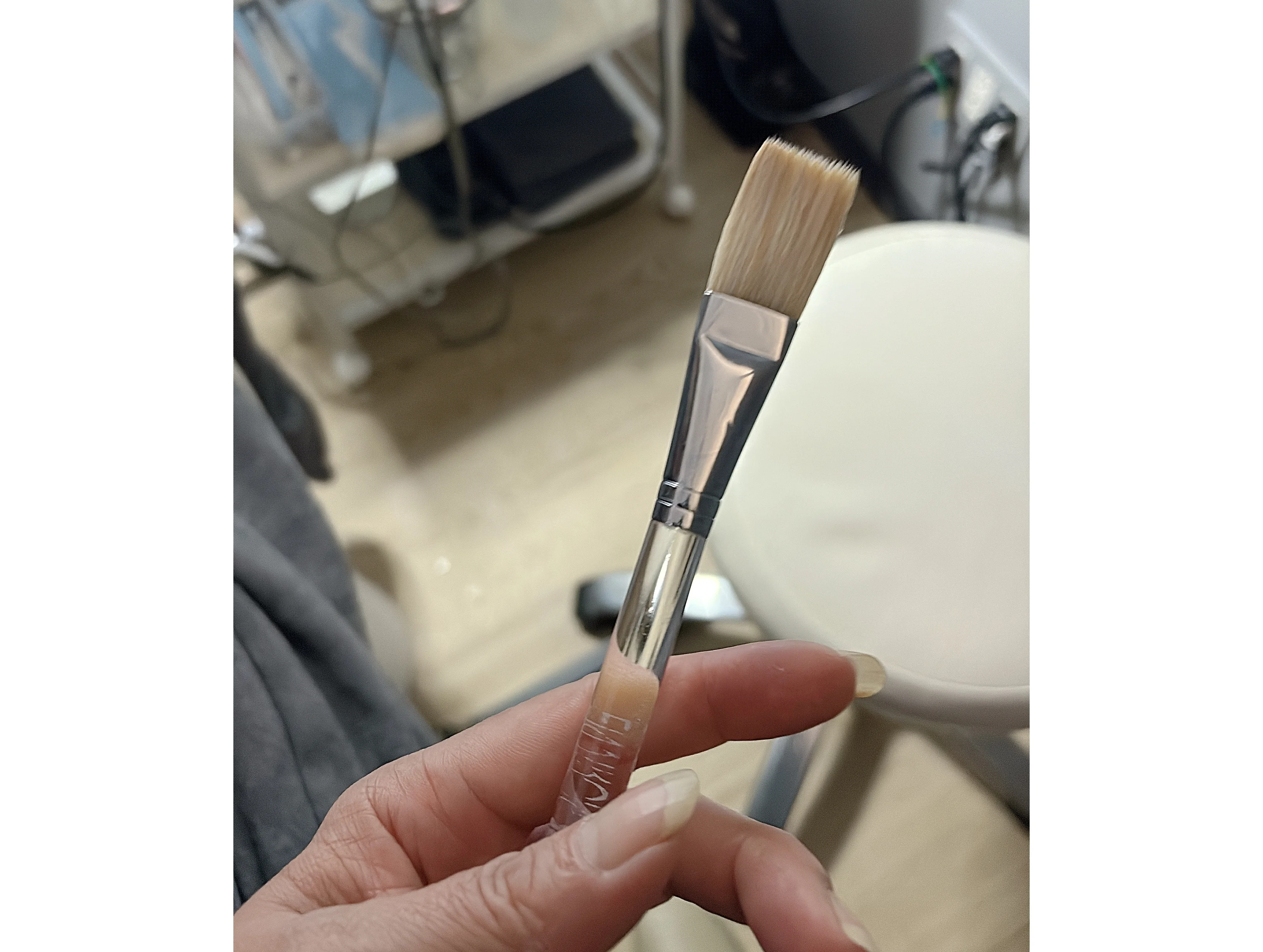 銀座の新ビューティスポット「エンビロンズ銀座」　　トリートメントに使うブラシの写真