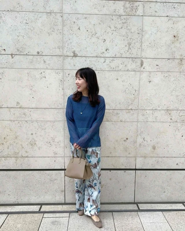 足元はMarisol別注kurunのバレエシューズを合わせました。