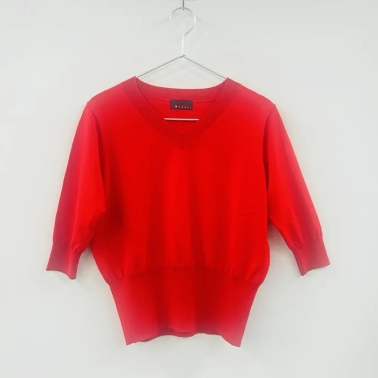 エムセブンデイズ 加藤かすみさんコラボ　アンサンブルニット 赤いカットソー