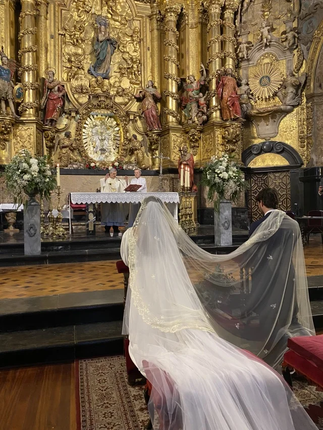スペイン　カトリック　結婚式　教会