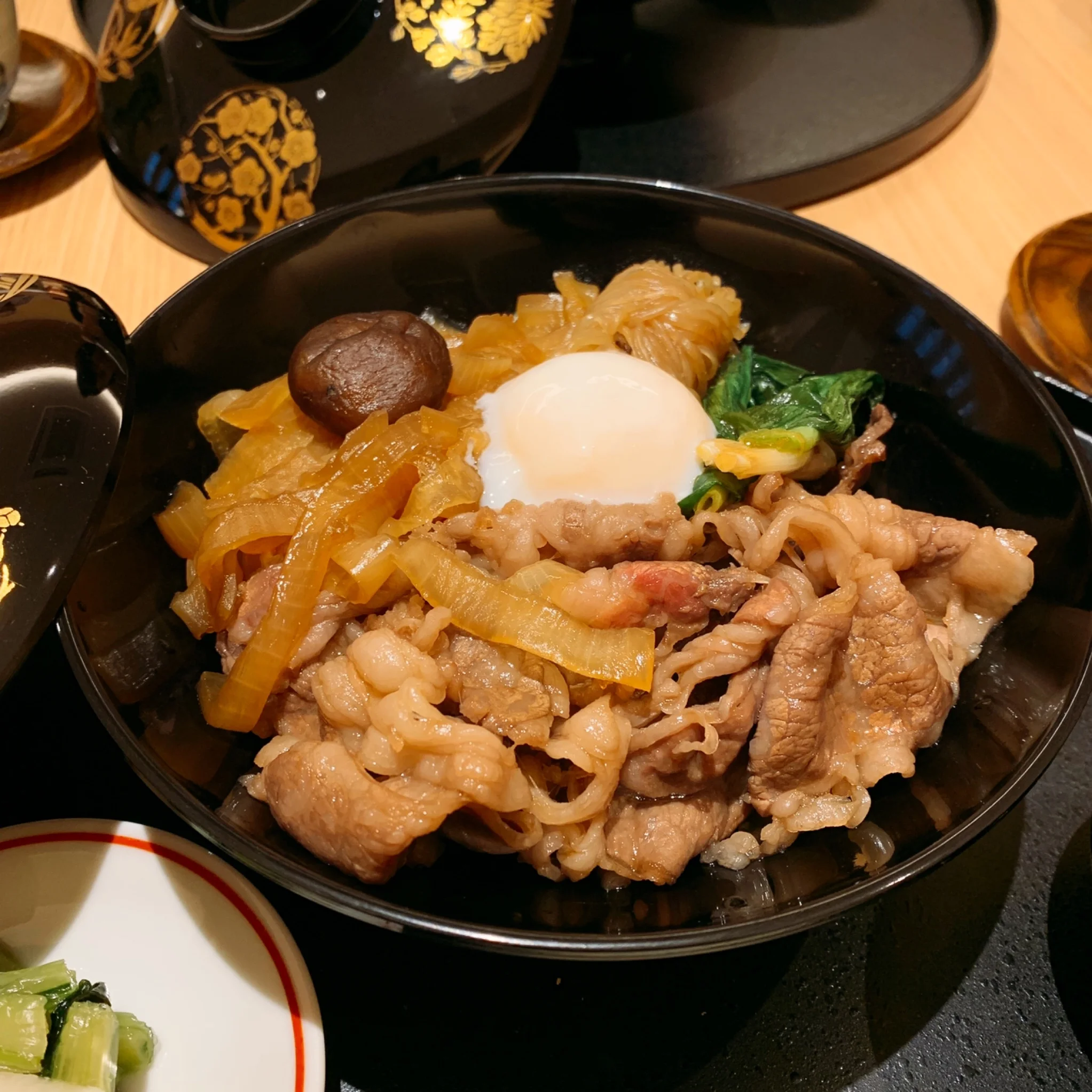 舌先でとろける究極の牛丼。銀座『牛椀 紀尾井坂』でハイカラ☆ランチ会