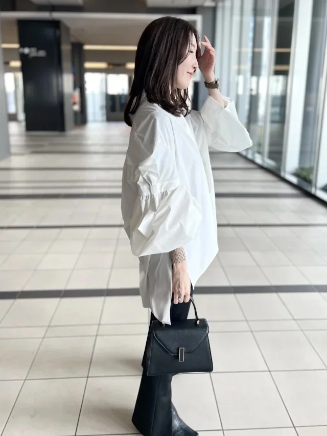 40代の白シャツ、悩まない！ 今っぽく洗練される選び方と大人フェミニンな着こなし_1_2