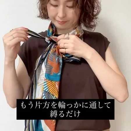 巻くだけで印象が変わる！大人のための最旬スカーフアレンジ【40代ファッション】_1_15-2