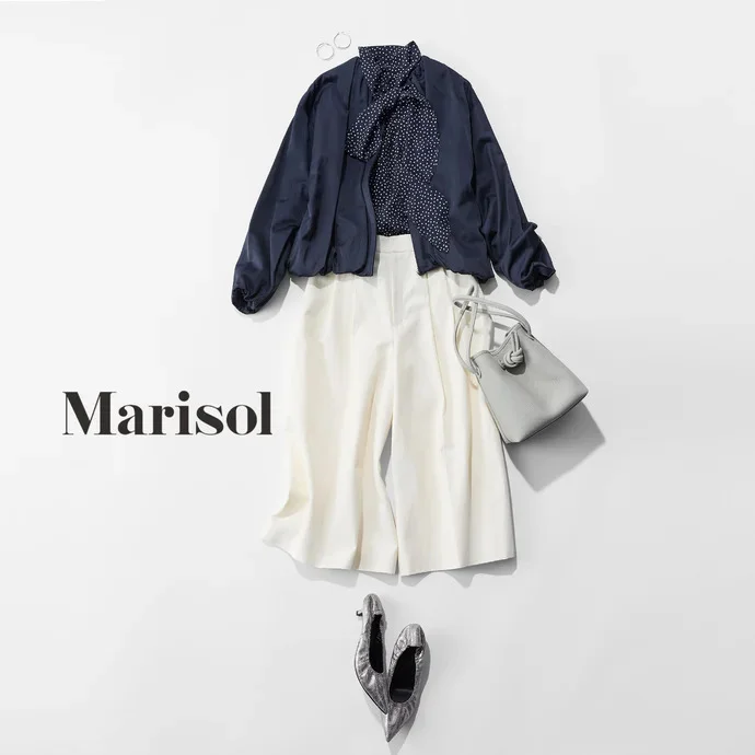 黒のコートのコーデ