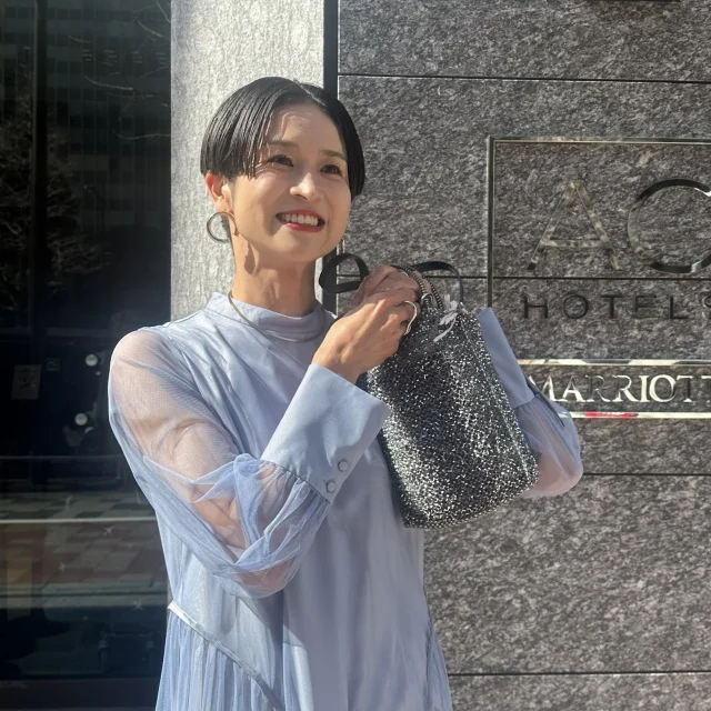 美女組オフ会へ｜ドレスコード春色コーデは水色シアーワンピース