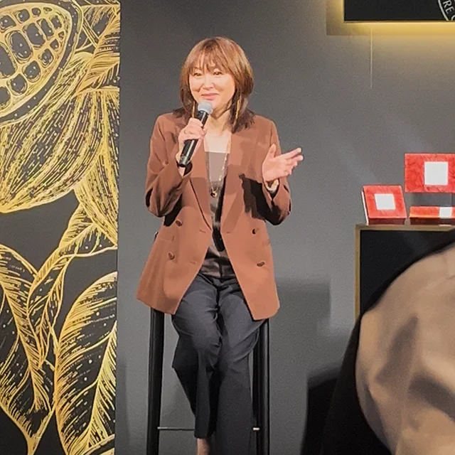 Lindt(リンツ）スイス発チョコレートブランド　プラリネ　メルティーショコラティエ　フランスのチョコレート職人　特別販売　期間限定のチョコレートギフト　手土産セレクション　パーティーのお取り寄せ　市川歩美さん　チョコレートジャーナリスト