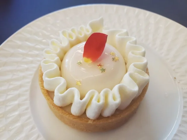 コンラッド　アフタヌーンティー　いちご