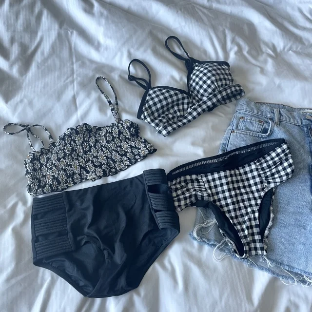 住んでいたシンガポールで購入した水着
