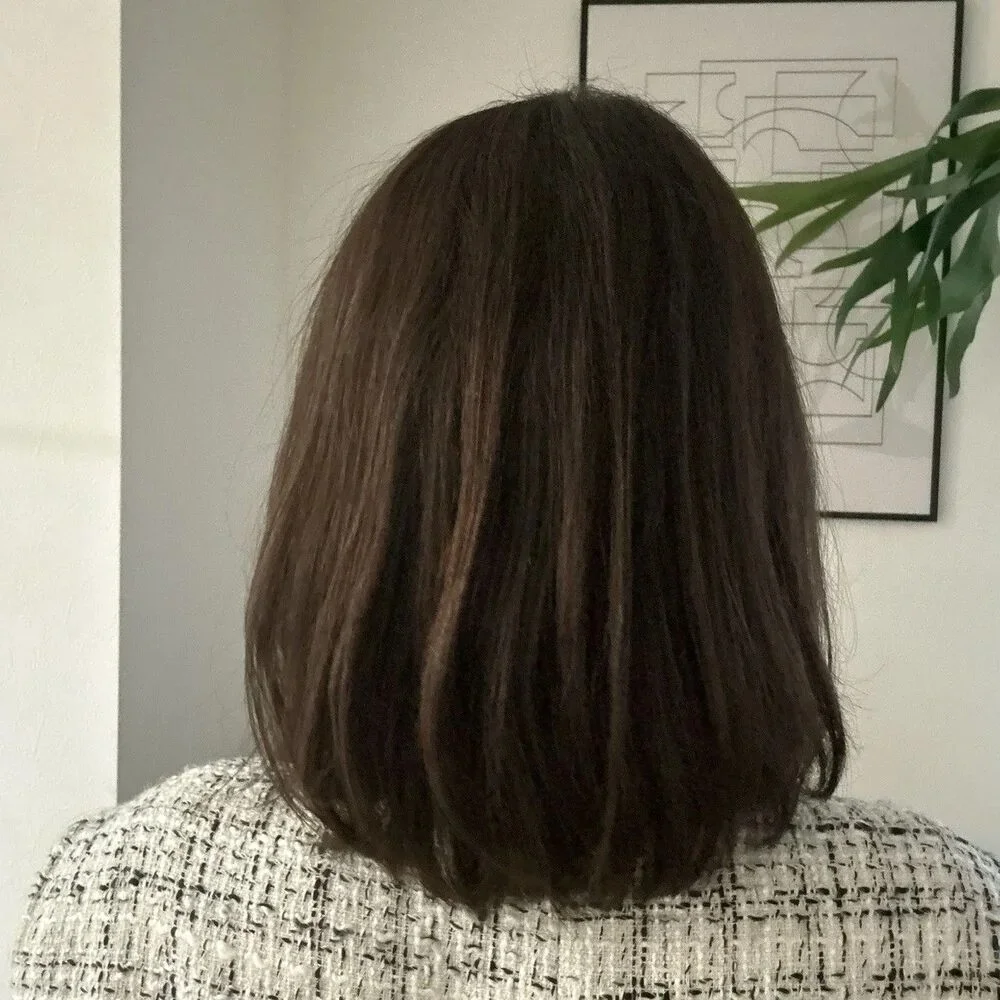 後ろから見た人気ミディアムヘア2位のヘアスタイル
