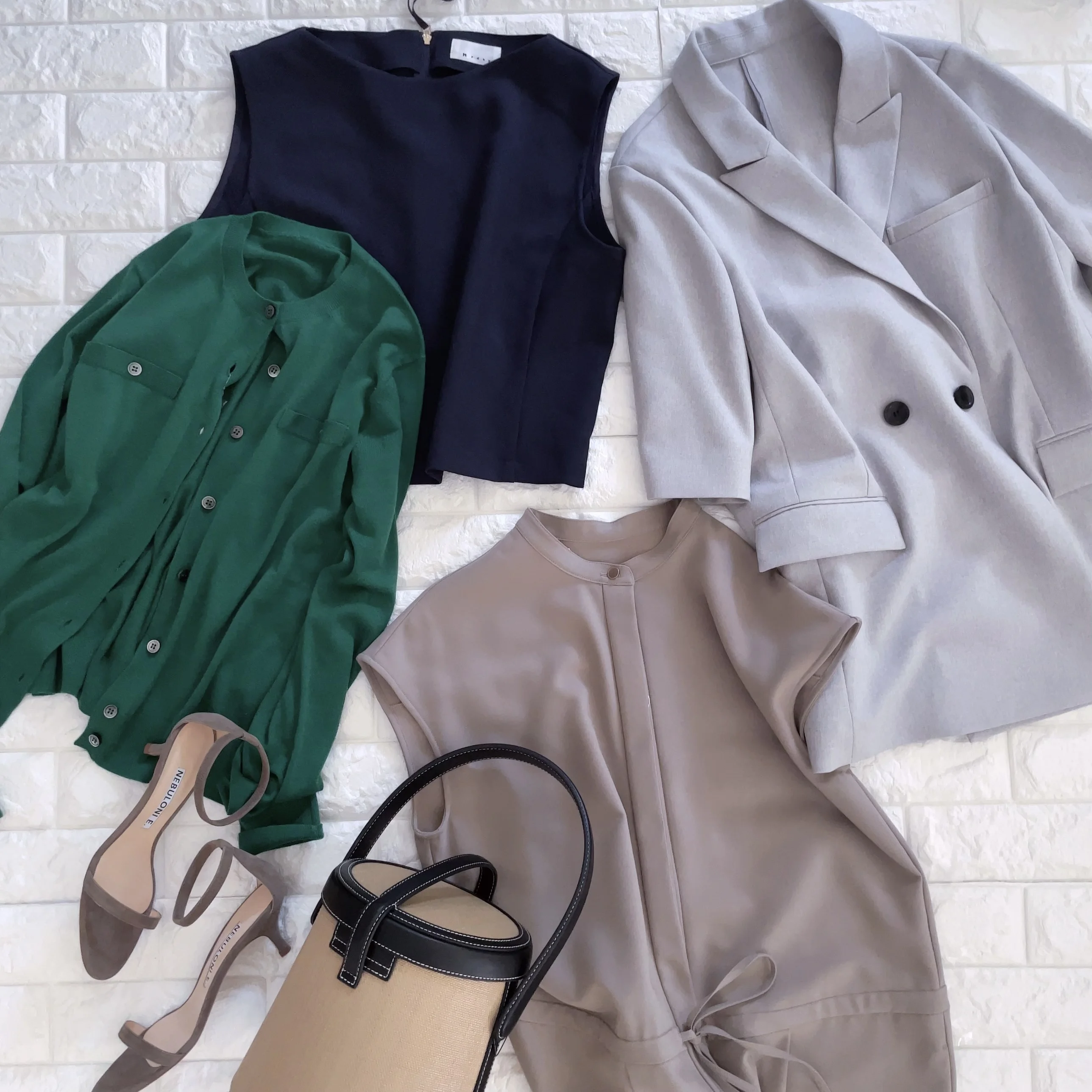 シンプルな服であかぬける！初夏に使える着回しコーデ【Akaneの40代・コスパコーデ術#20】