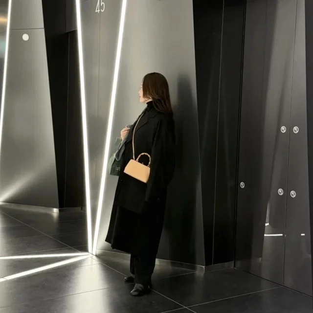 2025年美女組が選んだ、自分へのご褒美バッグ。今の私にしっくりくる“本当に使える名品”たち_1_12