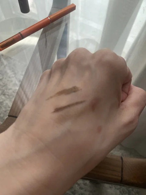 やっと落ち着いた?これから梅雨の時期におすすめ!消えない×フワっと柔らか眉アイテム♡_1_2