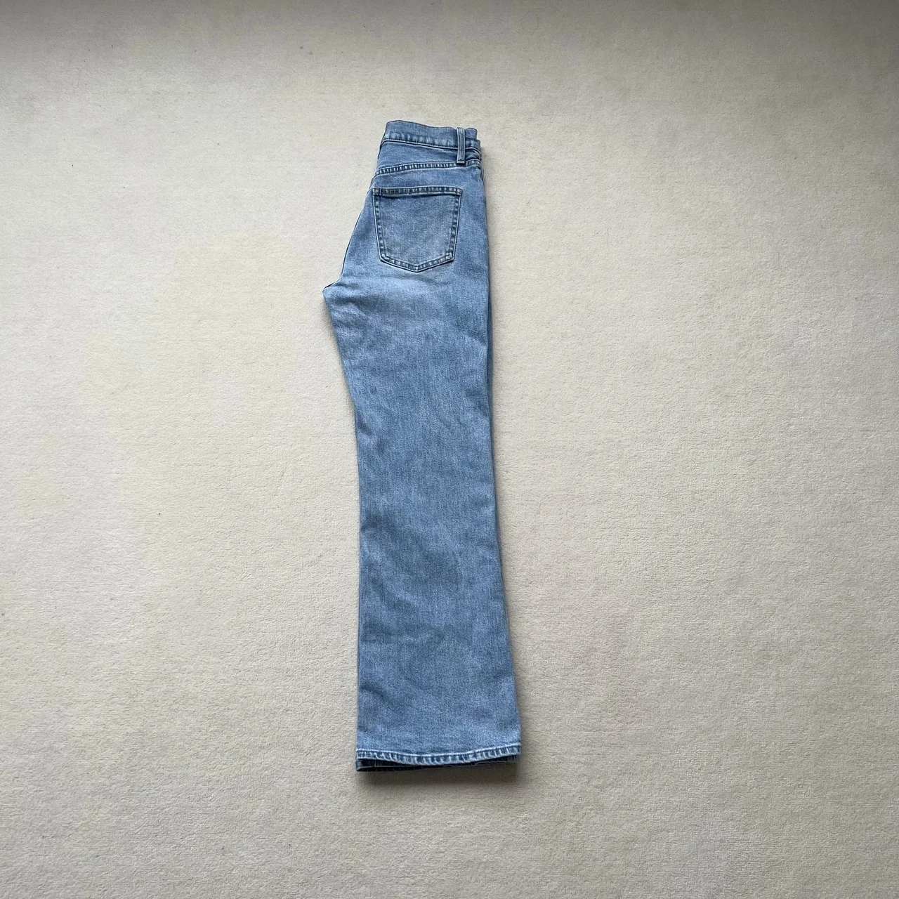 伊藤真知の「プチプラ」 ユニクロ　フレアハイライズジーンズ（標準丈73cm／BLUE）　￥3,990