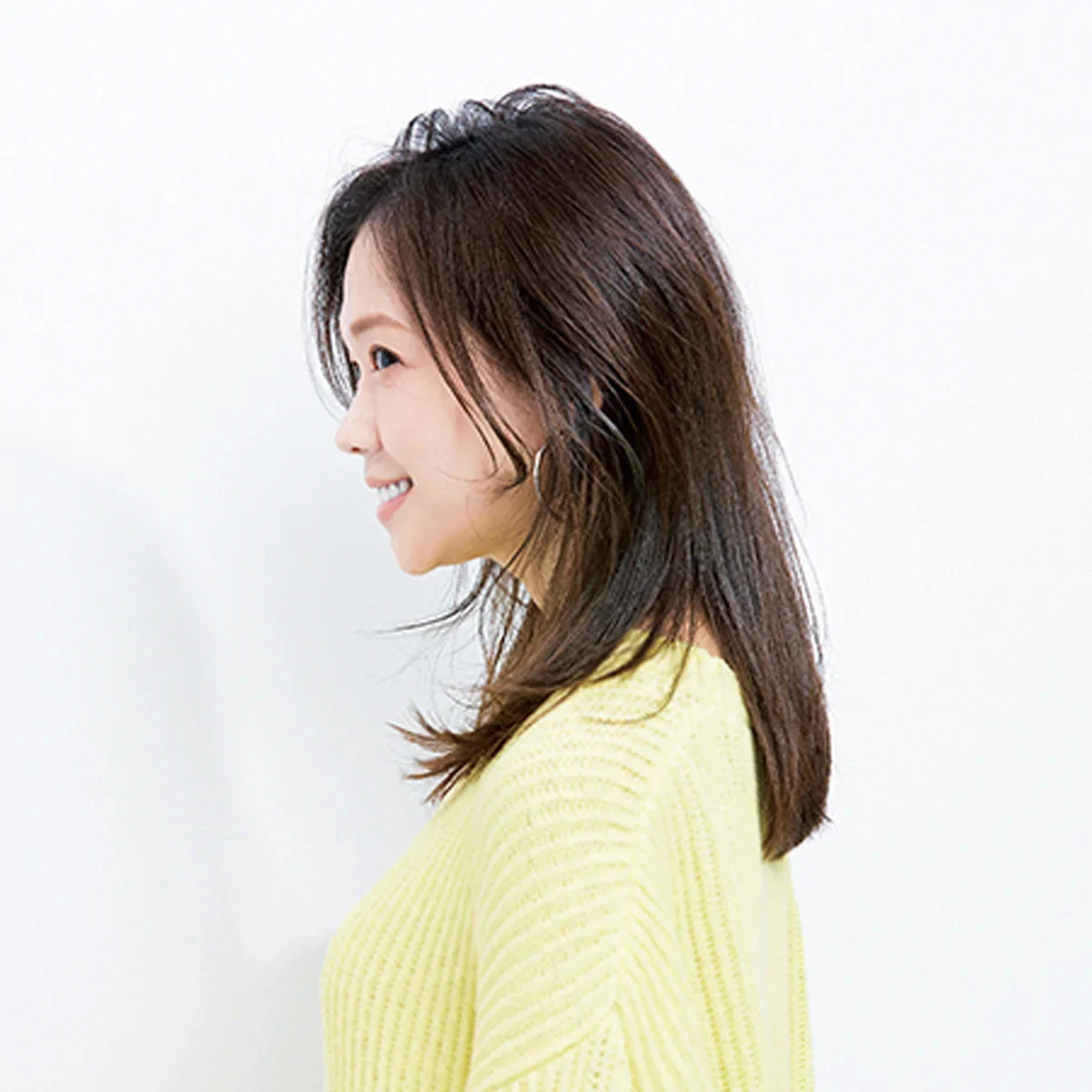 横から見た人気ロングヘアスタイル4位の髪型