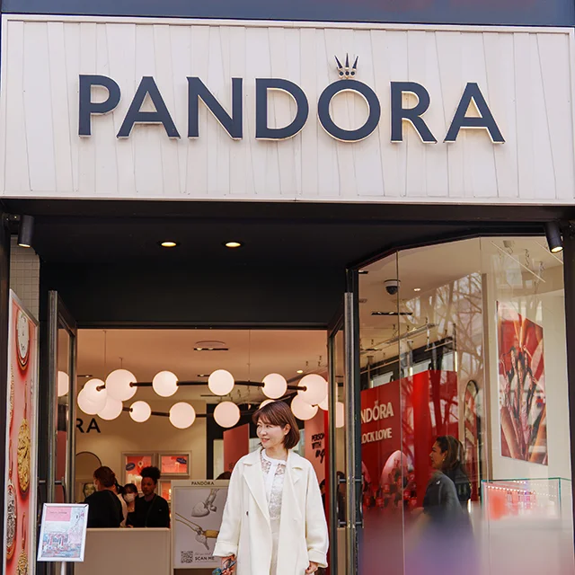 PANDORA UNLOCK LOVE パンドラ　アンロックラブ表参道 ジュエリー　ブレスレットチャーム　ムラーノガラス