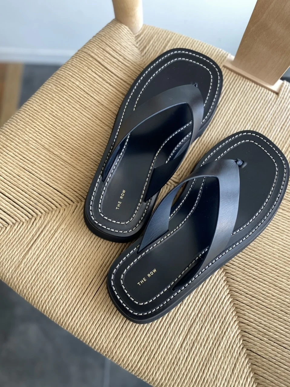 THE ROW（ザ・ロウ）THE GINZA SANDAL 【私の憧れ名品キロク】 | ファッション誌Marisol(マリソル)  40代をもっとキレイに。女っぷり上々！