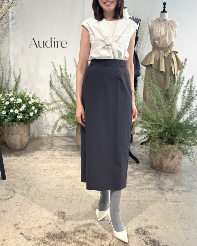 仕事と学校行事を一着で完結！品格を支える「アナウンサー服」が最強です【Audire】_1_9-2