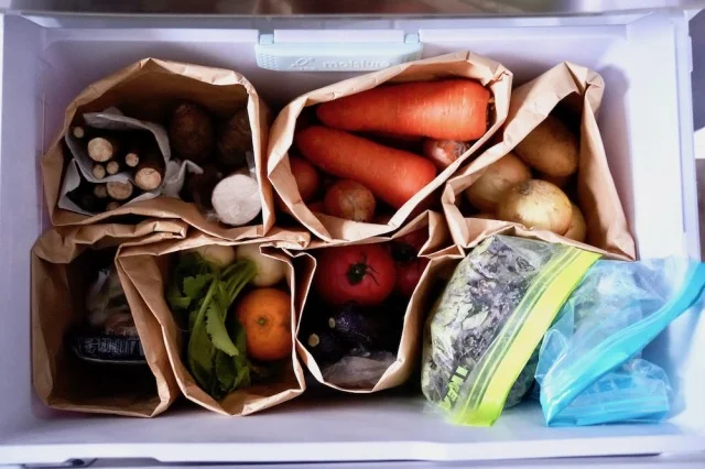 冷蔵庫　野菜室　紙袋収納