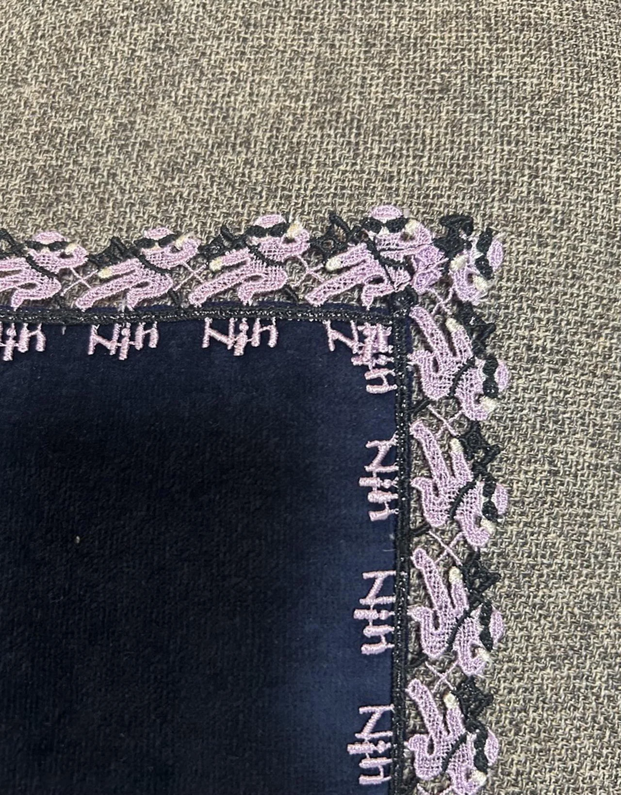 近沢レース店の忍者柄タオルハンカチ　ディテール