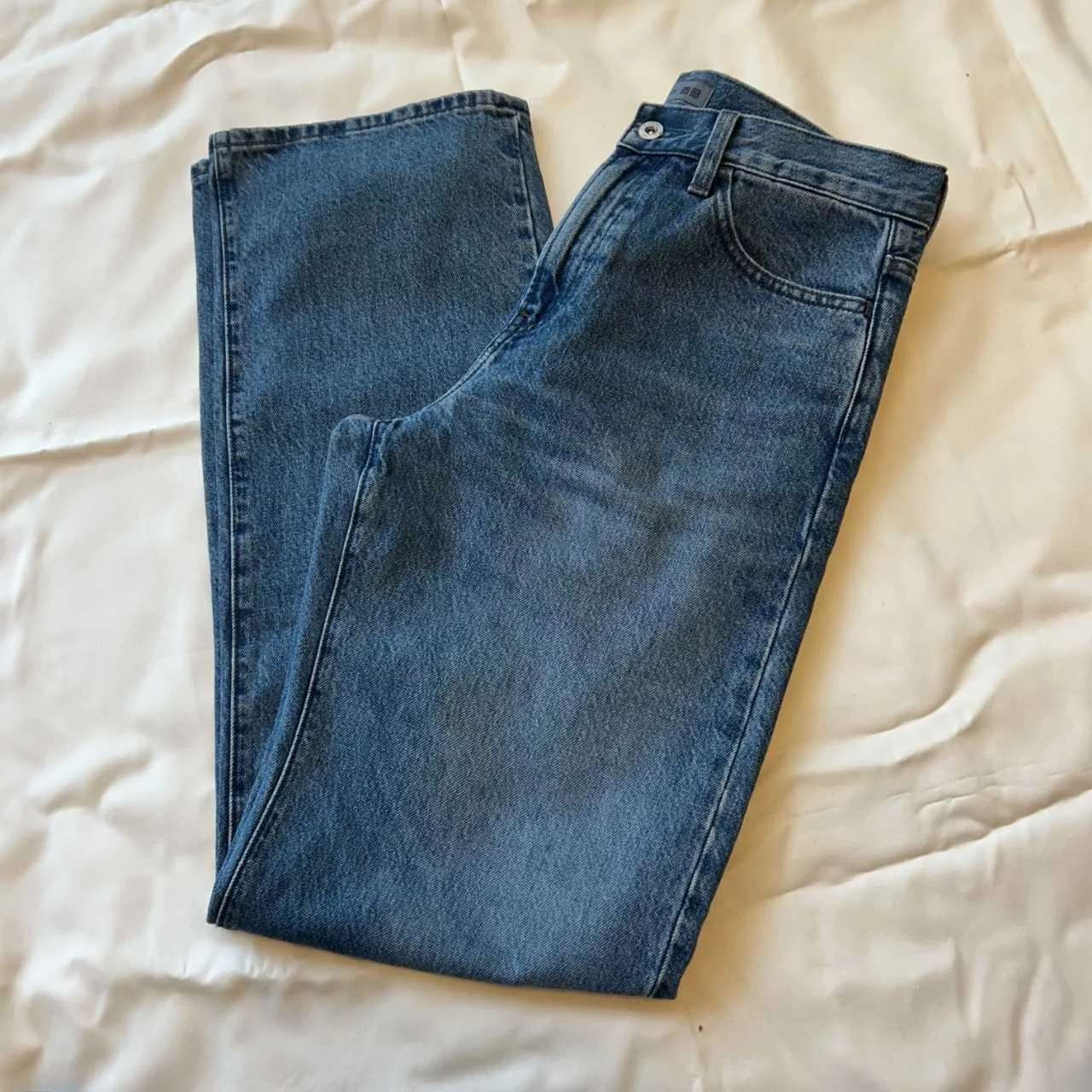 「UNIQLO and JW ANDERSON」ストレートジーンズ／丈長め　