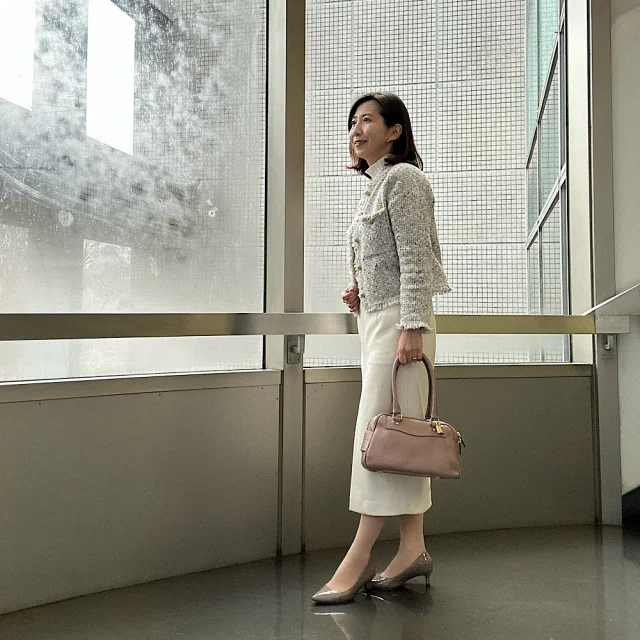 【美女組試着室】辻直子さんコラボ！華やかな冬の場面に寄り添う大人のホワイトIラインスカート_1_6