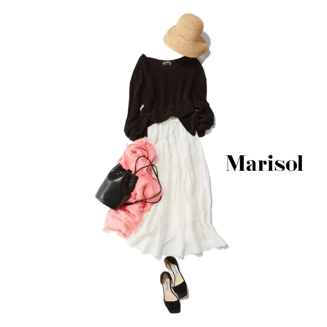 40代ファッション 黒ブラウス×白スカート×ピンクストールコーデ