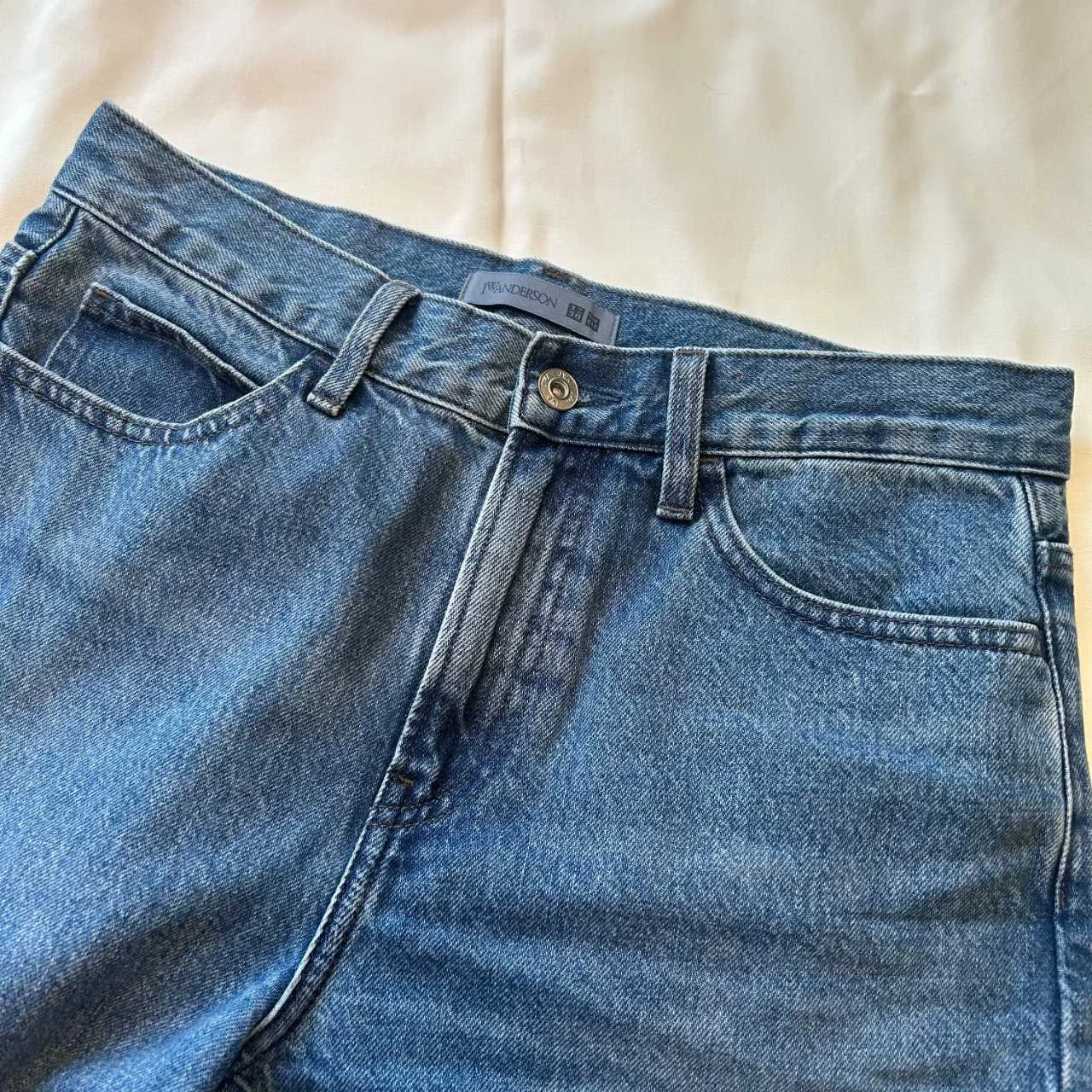 ユニクロ×JW ANDERSON　デニム　ディテール　腰まわり