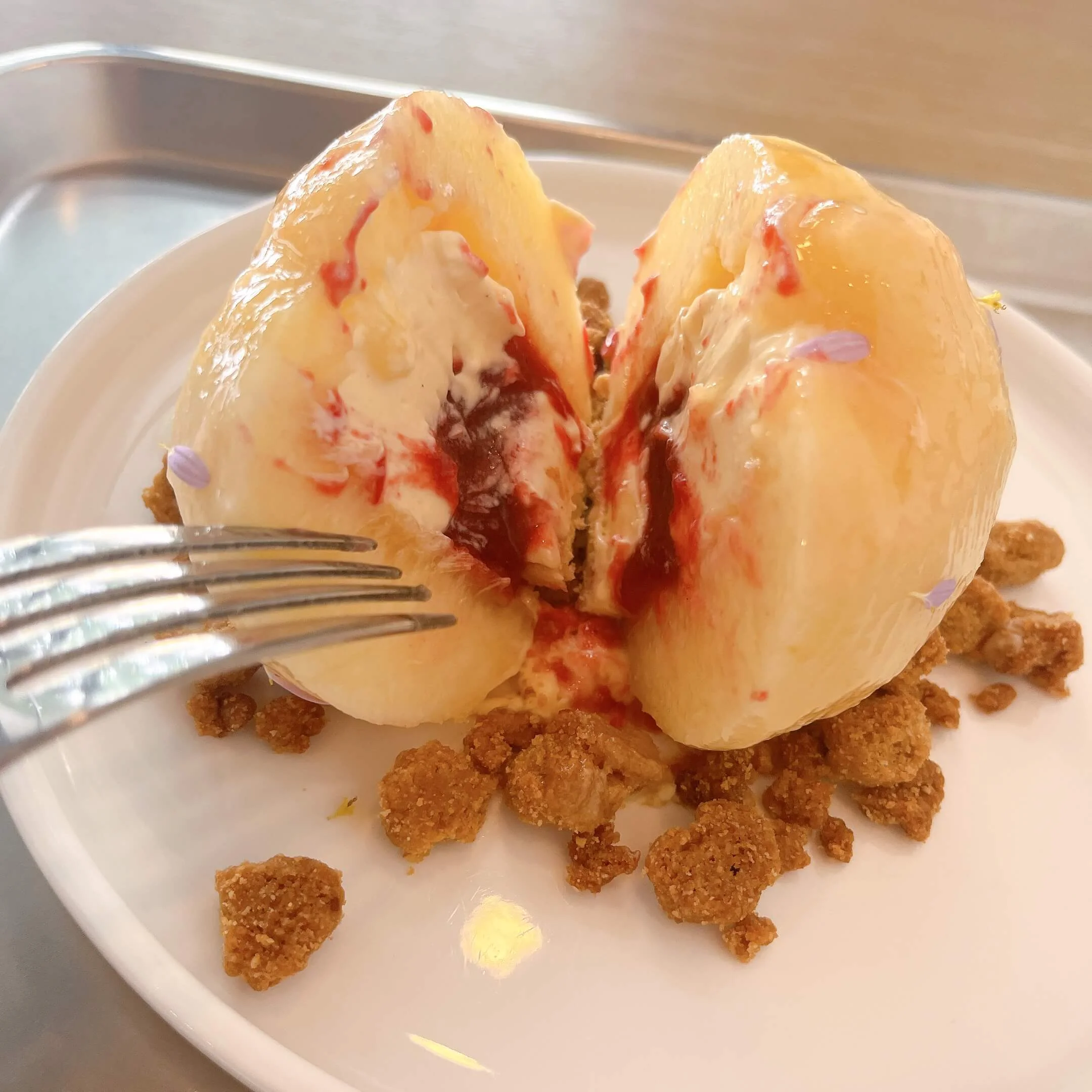 ひんやりジューシー！桃をまるごと使った贅沢スイーツ